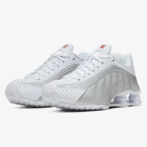 NWOT Nike Shox R4 Women’s Size 8.5 Running Shoes AR3565-101